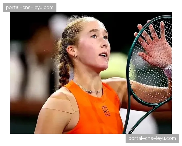 萨卡里输球后情绪失控，在球员通道掩面而泣