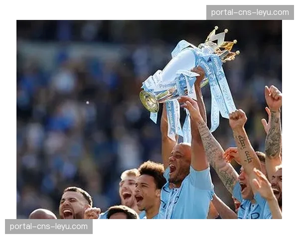 兰斯主场为一位百岁老球迷举办特别生日仪式，全场送上祝福